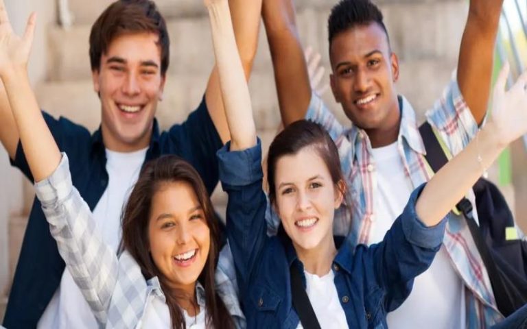 Top 10 Key Factors to Consider When Selecting School for Your Teens