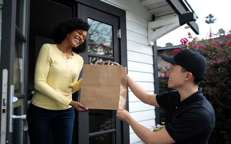 Top 7 Reasons People Prefer Buying Products Online Today