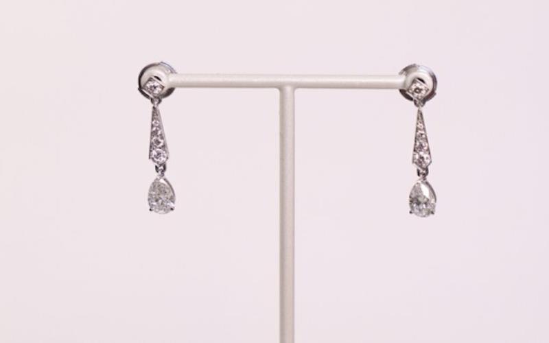 Stunning White Gold Earrings Enhance Your Elegance and Style